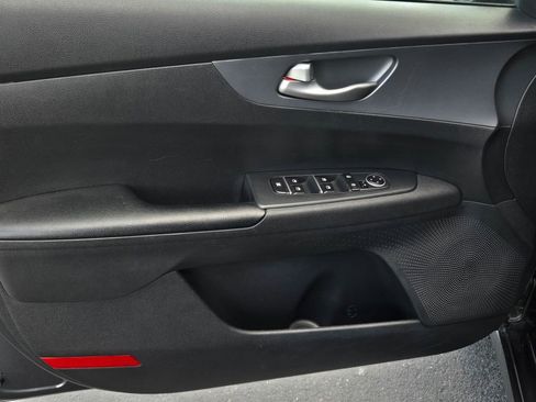 Used 2021 Kia Forte LXS image 8