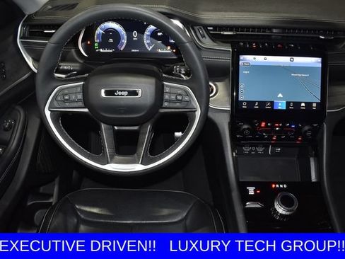Used 2023 Jeep Grand Cherokee L Limited w/ Luxury Tech Group II AWD/4WD image 32