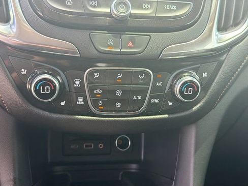 Used 2024 Chevrolet Equinox Premier FWD image 32