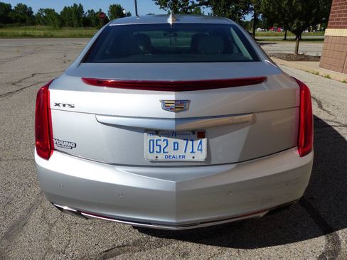 Used 2017 Cadillac XTS Luxury FWD image 8