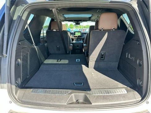 Used 2024 Chevrolet Tahoe High Country AWD/4WD image 5