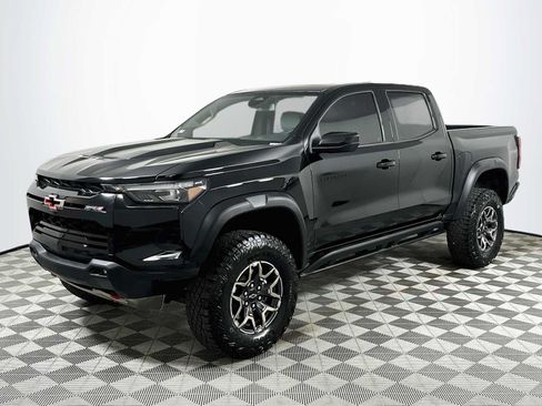 Used 2024 Chevrolet Colorado ZR2 AWD/4WD image 3