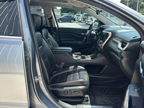 Used 2021 GMC Acadia Denali w/ Denali Ultimate Package AWD/4WD image 16