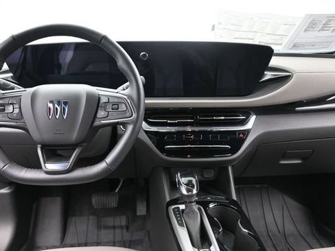 Used 2025 Buick Envista Avenir FWD image 25