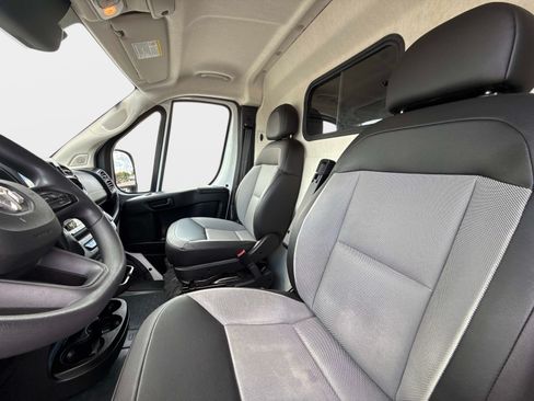 Used 2025 RAM ProMaster 2500 w/ Convenience Group FWD image 19