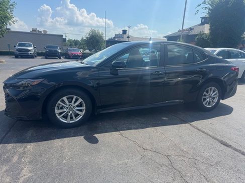 Used 2025 Toyota Camry LE FWD image 7