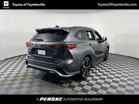 Used 2021 Toyota Highlander XSE FWD image 5