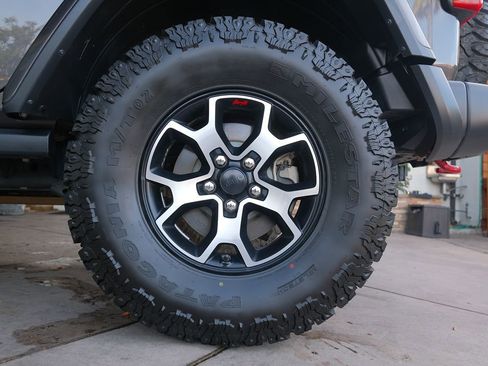 Used 2020 Jeep Wrangler Unlimited Rubicon image 45