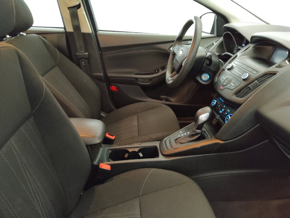 Used 2018 Ford Focus SE FWD image 21