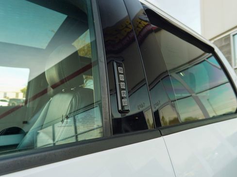 Used 2020 Ford F250 Lariat w/ Lariat Ultimate Package image 11