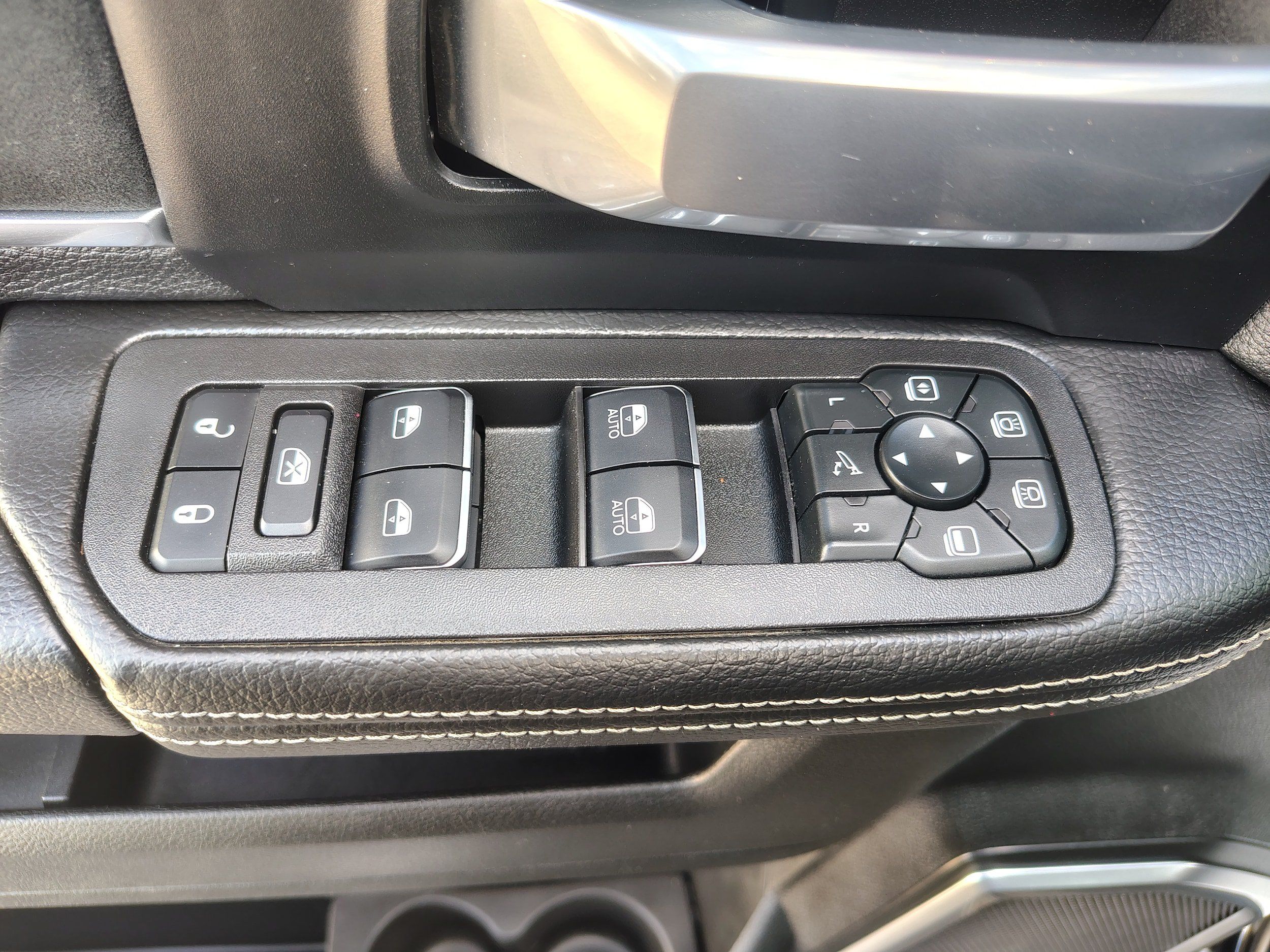 Used 2026 RAM 2500 Laramie AWD/4WD image 20