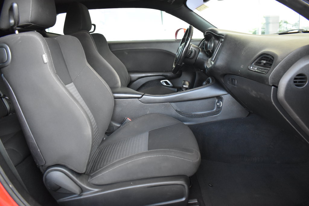 Used 2019 Dodge Challenger R/T RWD image 4