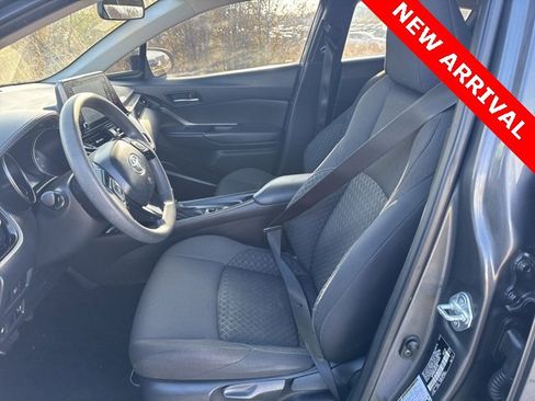 Used 2021 Toyota C-HR LE image 10