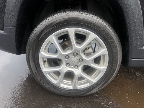 Certified 2024 Jeep Compass Latitude AWD/4WD image 45
