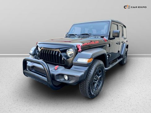 Used 2018 Jeep Wrangler Unlimited Sport image 4