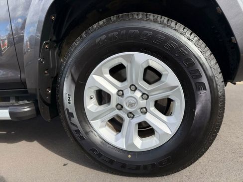 Used 2021 Toyota 4Runner SR5 Premium image 9