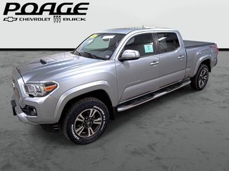 Used 2016 Toyota Tacoma TRD Off-Road image 1