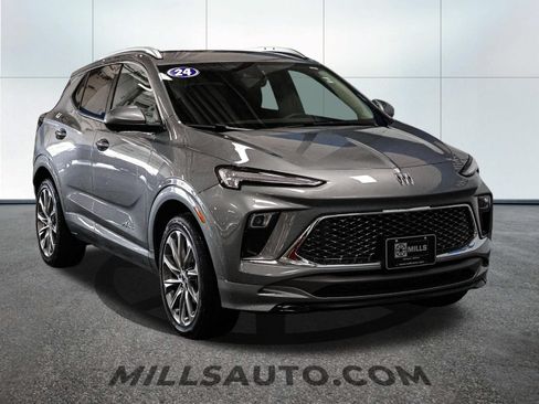 Used 2024 Buick Encore GX Avenir w/ Avenir Technology Package AWD/4WD image 12