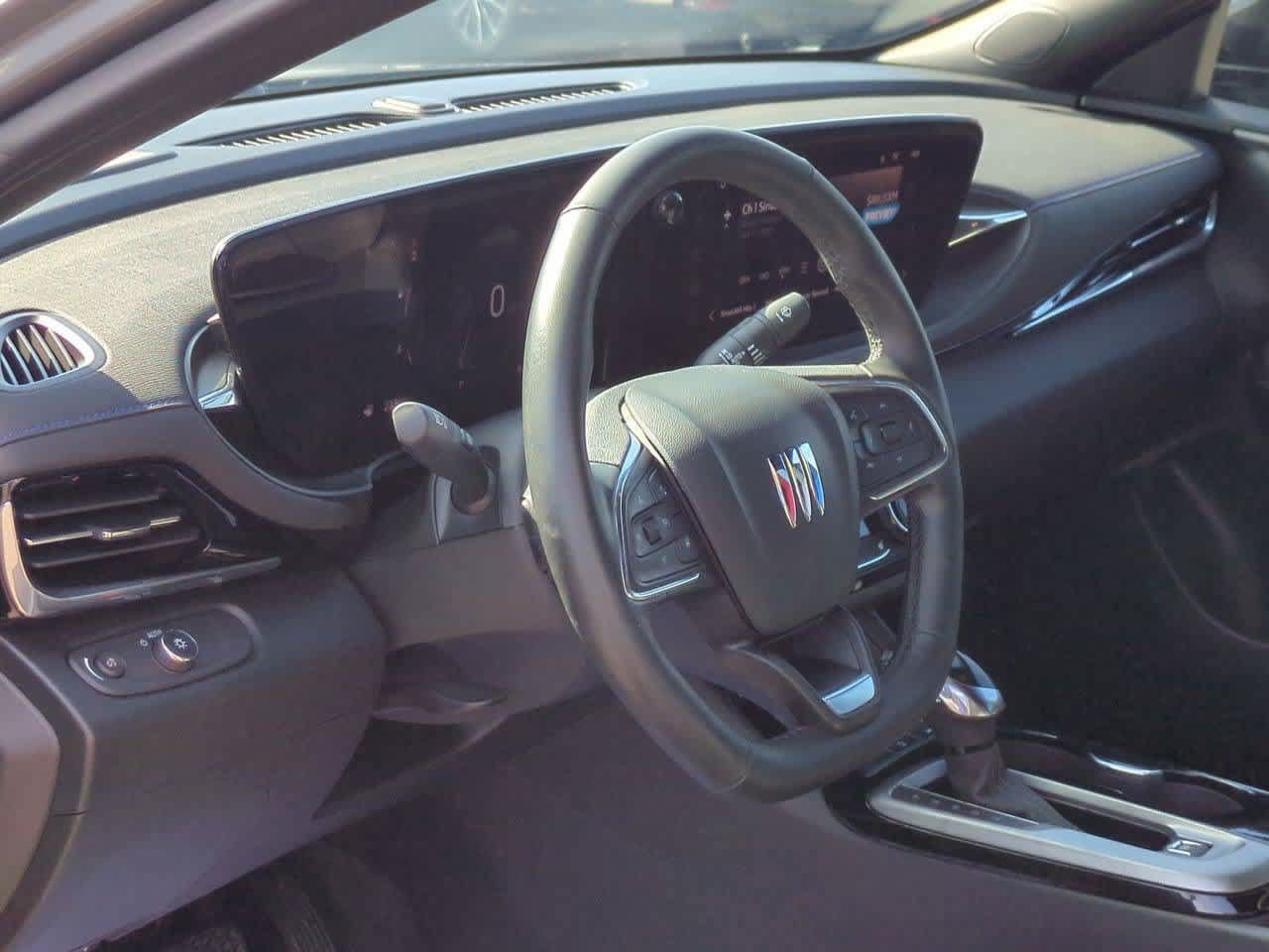Used 2024 Buick Envista Sport Touring w/ Convenience I Package FWD image 2