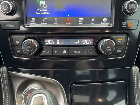 Used 2017 Nissan Maxima Platinum image 23