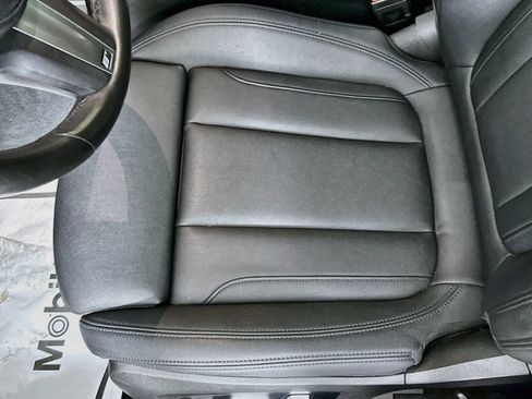 Used 2021 BMW 330i Sedan w/ M Sport Package RWD image 18