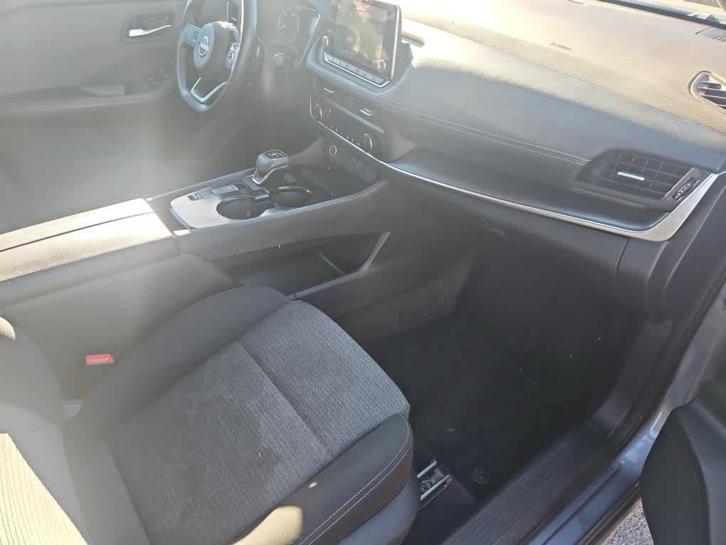Used 2023 Nissan Rogue SV FWD image 13