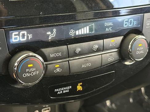 Used 2020 Nissan Rogue SV AWD/4WD image 23