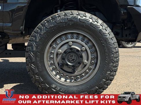 Used 2022 Ford F250 Lariat w/ Black Appearance Package AWD/4WD image 6