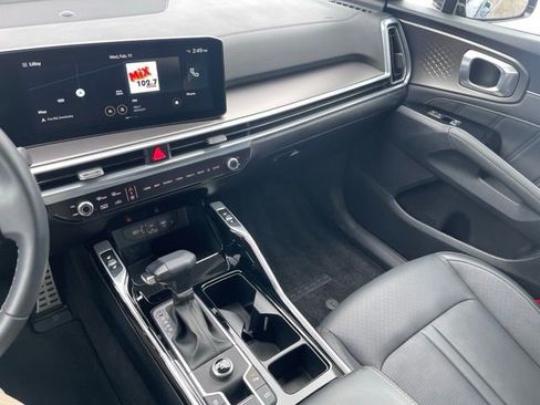 Certified 2025 Kia Sorento SX image 11