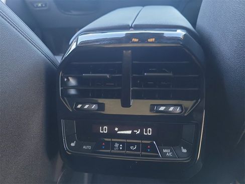 Used 2023 BMW iX xDrive50 image 24