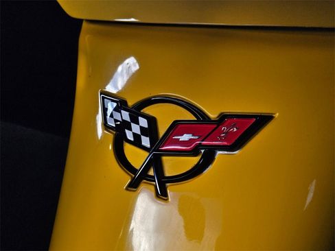 Used 2001 Chevrolet Corvette Convertible w/ Preferred Equipment Group2 image 28