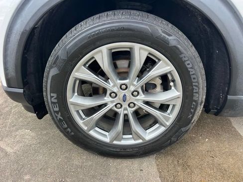 Used 2022 Ford Explorer Limited w/ Equipment Group 301A RWD image 12