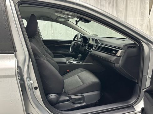 Used 2025 Toyota Camry LE image 58