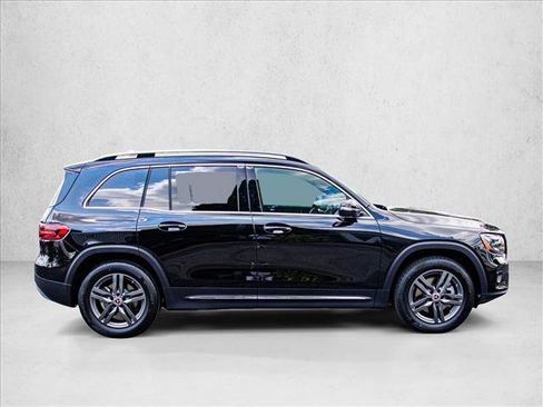 New 2026 Mercedes-Benz GLB 250 4MATIC image 4