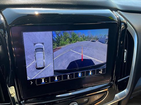 Used 2021 Chevrolet Traverse Premier w/ Redline Edition FWD image 21