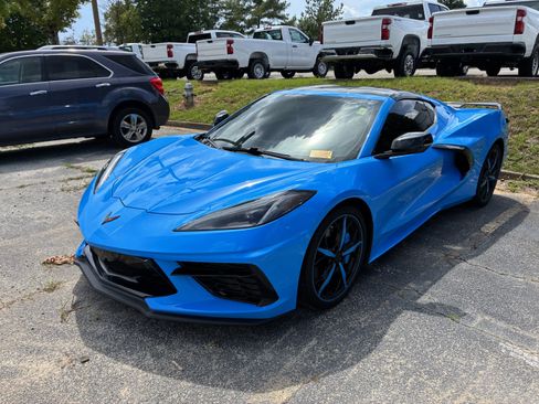 Used 2021 Chevrolet Corvette Stingray Premium Cpe w/ Z51 Performance Package RWD image 3
