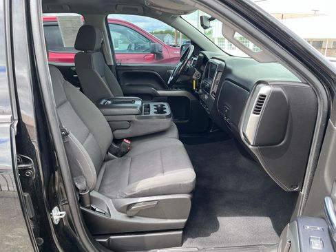Used 2019 Chevrolet Silverado 1500 LT AWD/4WD image 16