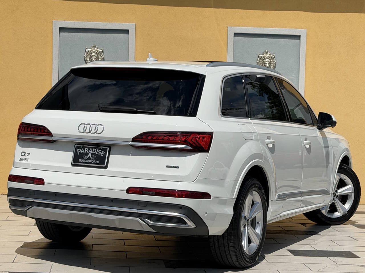 Used 2023 Audi Q7 2.0T Premium w/ Convenience Package AWD/4WD image 4