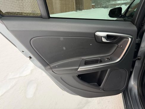 Used 2018 Volvo V60 T5 Cross Country w/ Convenience Package image 44