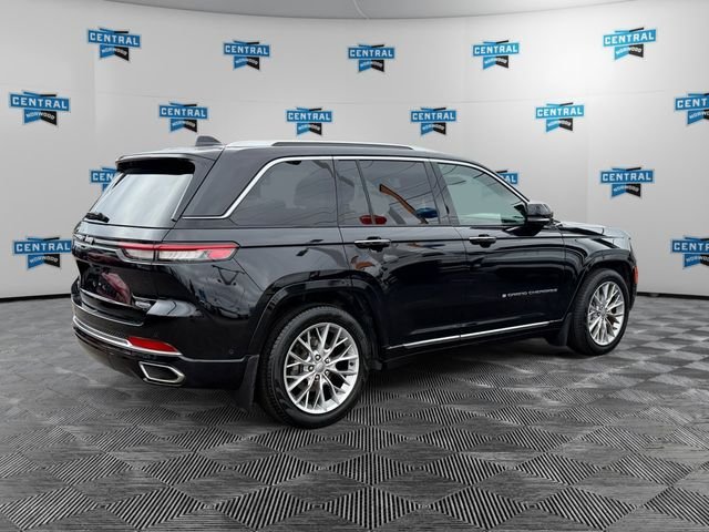 Certified 2023 Jeep Grand Cherokee Summit w/ Luxury Tech Group V AWD/4WD image 5