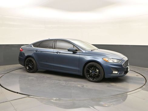 Used 2019 Ford Fusion SE w/ Equipment Group 151A FWD image 13
