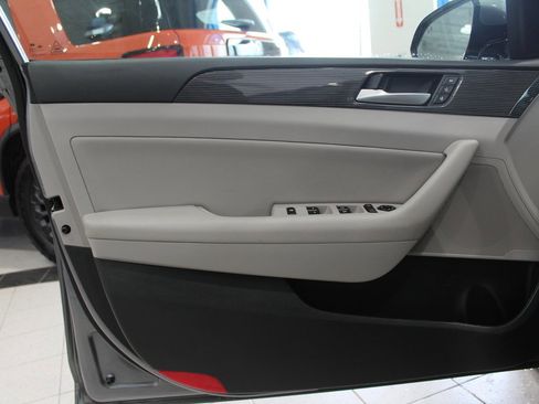 Used 2019 Hyundai Sonata Limited image 15