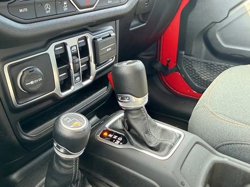 Used 2025 Jeep Wrangler Unlimited Sport AWD/4WD image 23