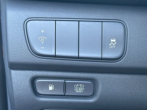 Used 2017 Kia Niro LX image 35