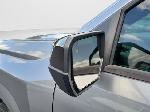 Used 2024 Chevrolet Colorado W/T w/ Technology Package RWD image 25