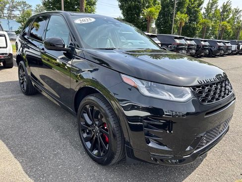 Certified 2025 Land Rover Discovery Sport Dynamic SE AWD/4WD image 9