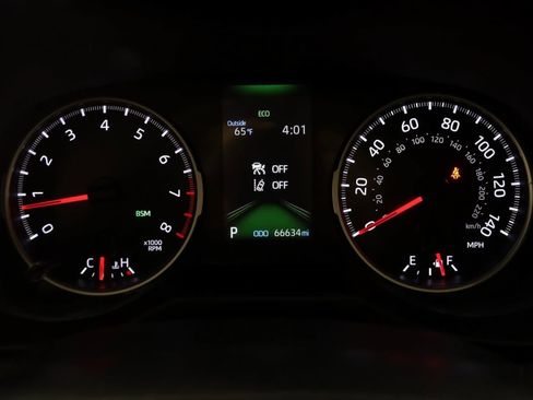 Used 2021 Toyota RAV4 XLE image 16