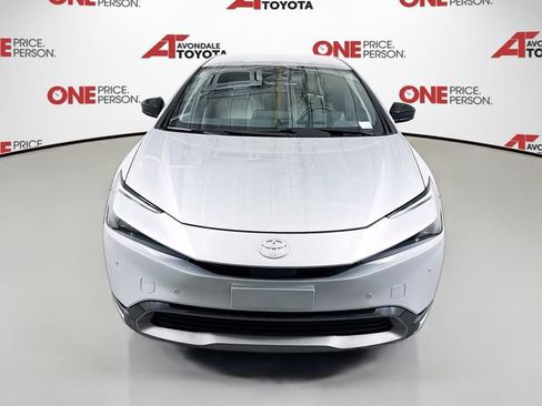 Used 2025 Toyota Prius XLE image 2