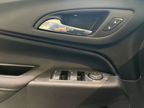 Used 2024 Chevrolet Equinox RS AWD/4WD image 11