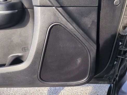 Used 2023 Chrysler 300 Touring w/ Sport Appearance Package image 23